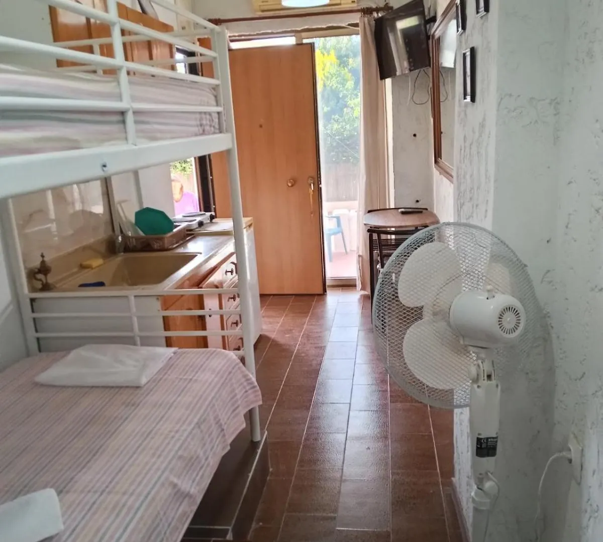 Studio To Rent In Front Of The Amazing Sea Nea Plagia