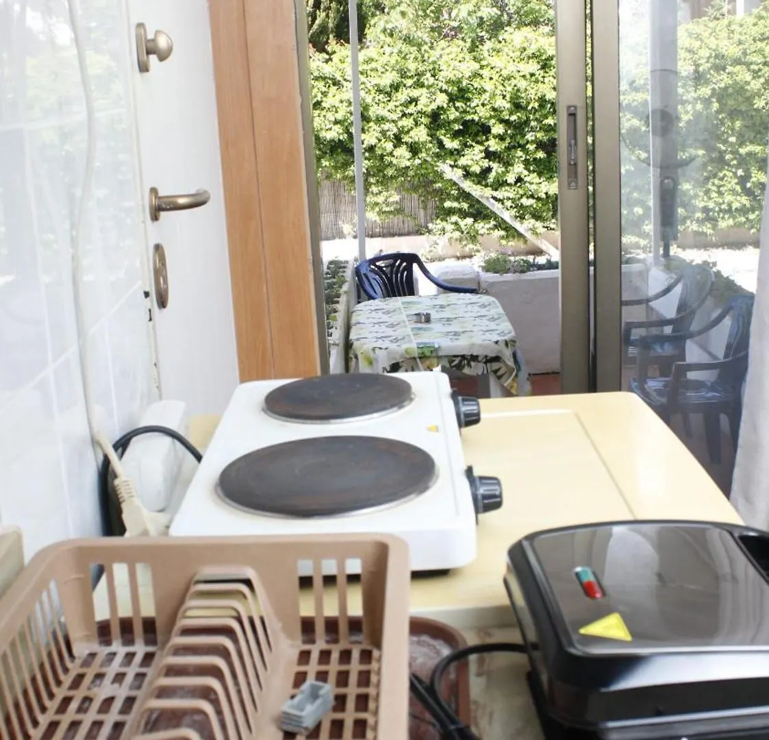 Studio To Rent In Front Of The Amazing Sea Nea Plagia Apartmán